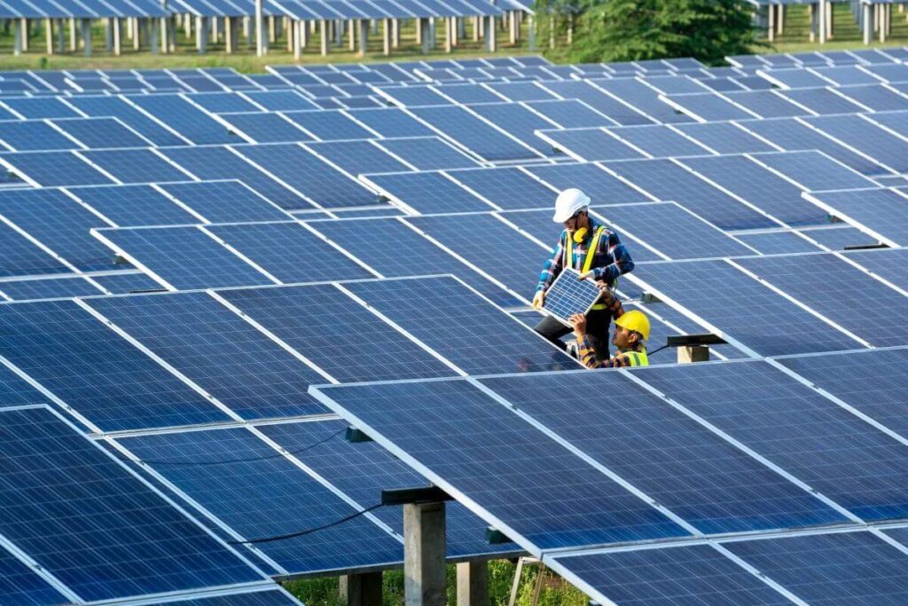 The Science and Future of Solar Energy: A Comprehensive Guide to Solar Panels