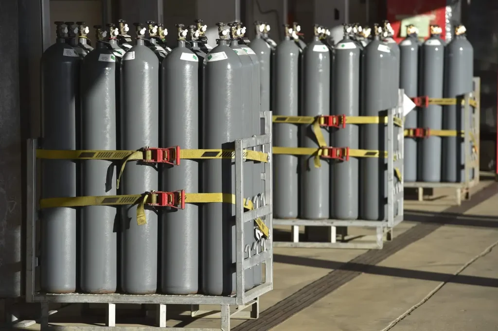 How to Safely Store and Handle High-Pressure Gas Cylinders